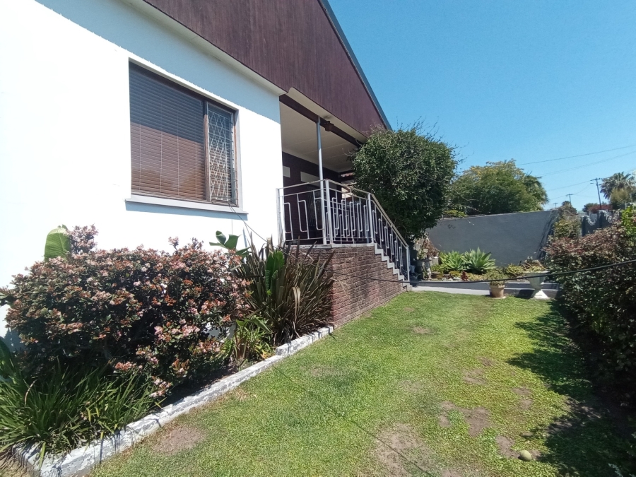 5 Bedroom Property for Sale in Berea Eastern Cape